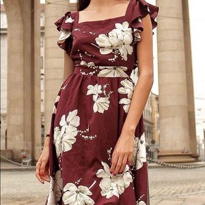 CUPSHE (NEW WITH TAGS) Maroon Floral Dress